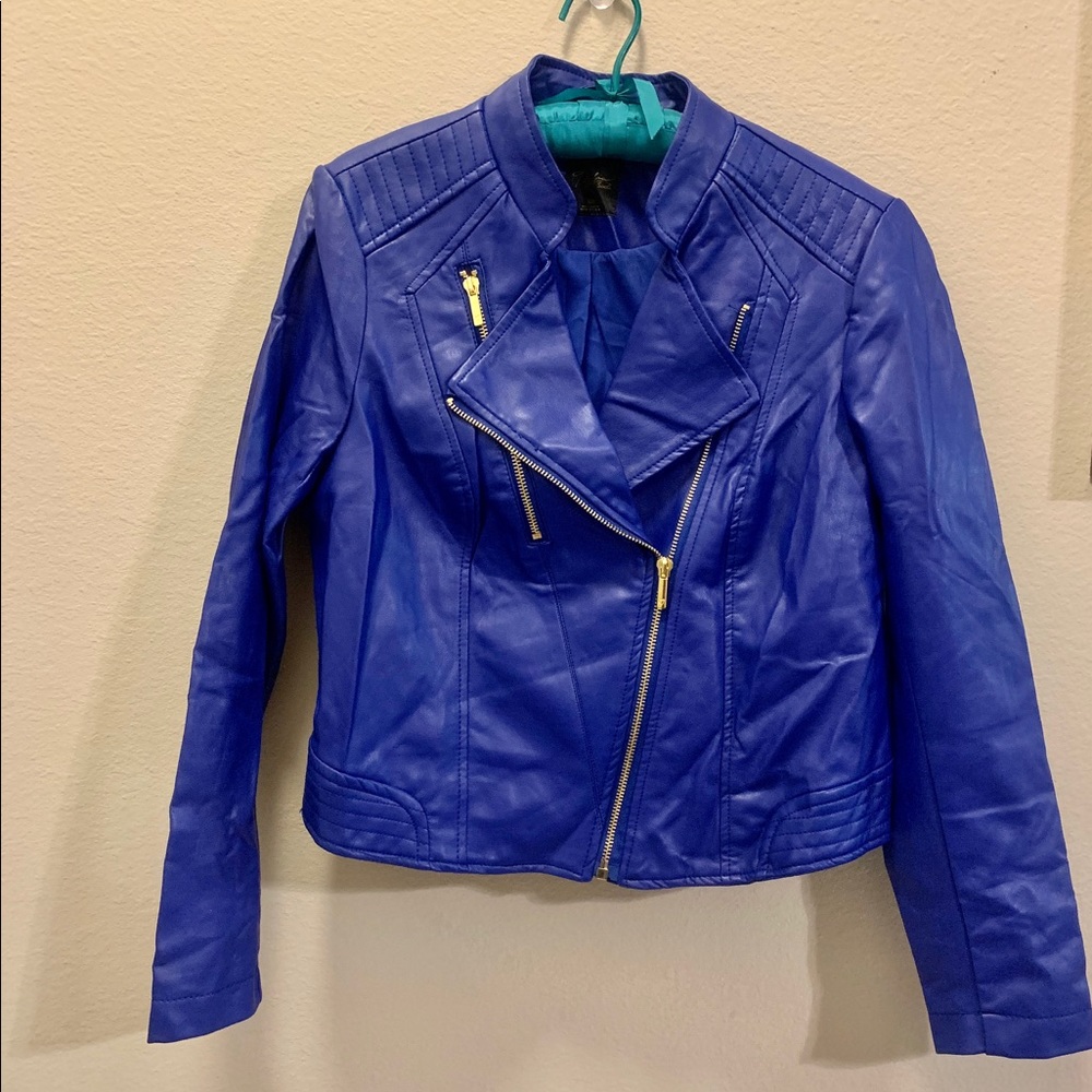 New without tags women’s jacket.